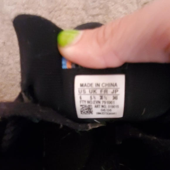 Sneakers - Picture 2 of 2